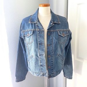 Levi's Denim Jacket (8/10) - Boyfriend/Vintage Fit